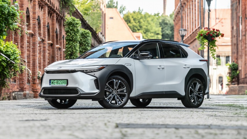 JPJ AUTO - Elektryczna Toyota bZ4X już od 204 900 zł na wyprzedaży | TOYOTA